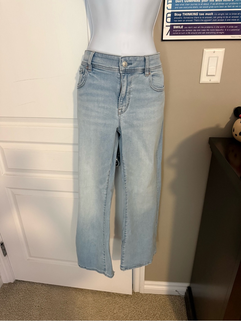 American Eagle Outfitters Light Blue Wide Leg Jeans never worn.